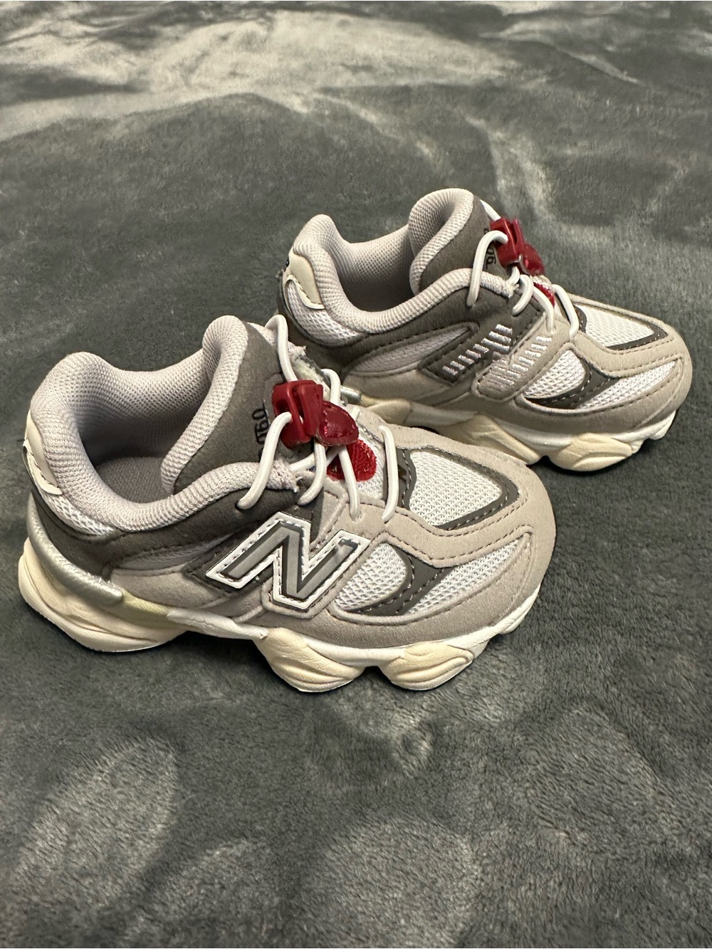 New Balance toddler Grey Mesh Athletic Sneak